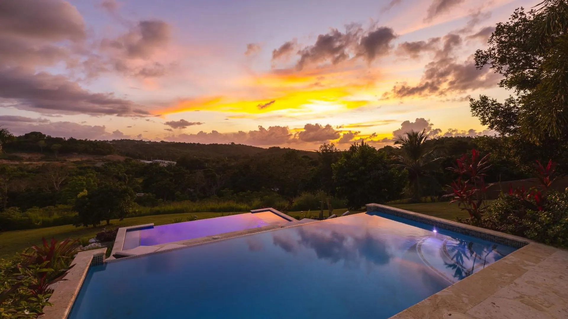 Rincon View Suites Matias Apartment
